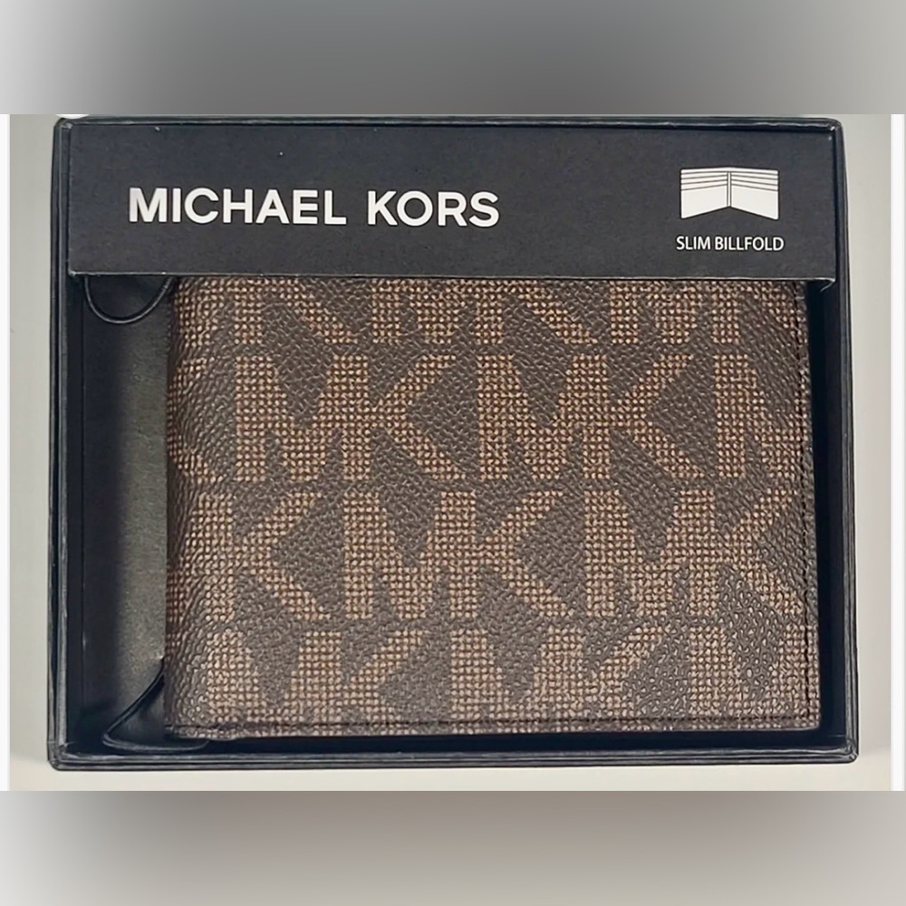NEW! Michael Kors Monogram Brown Wallet Card Holder